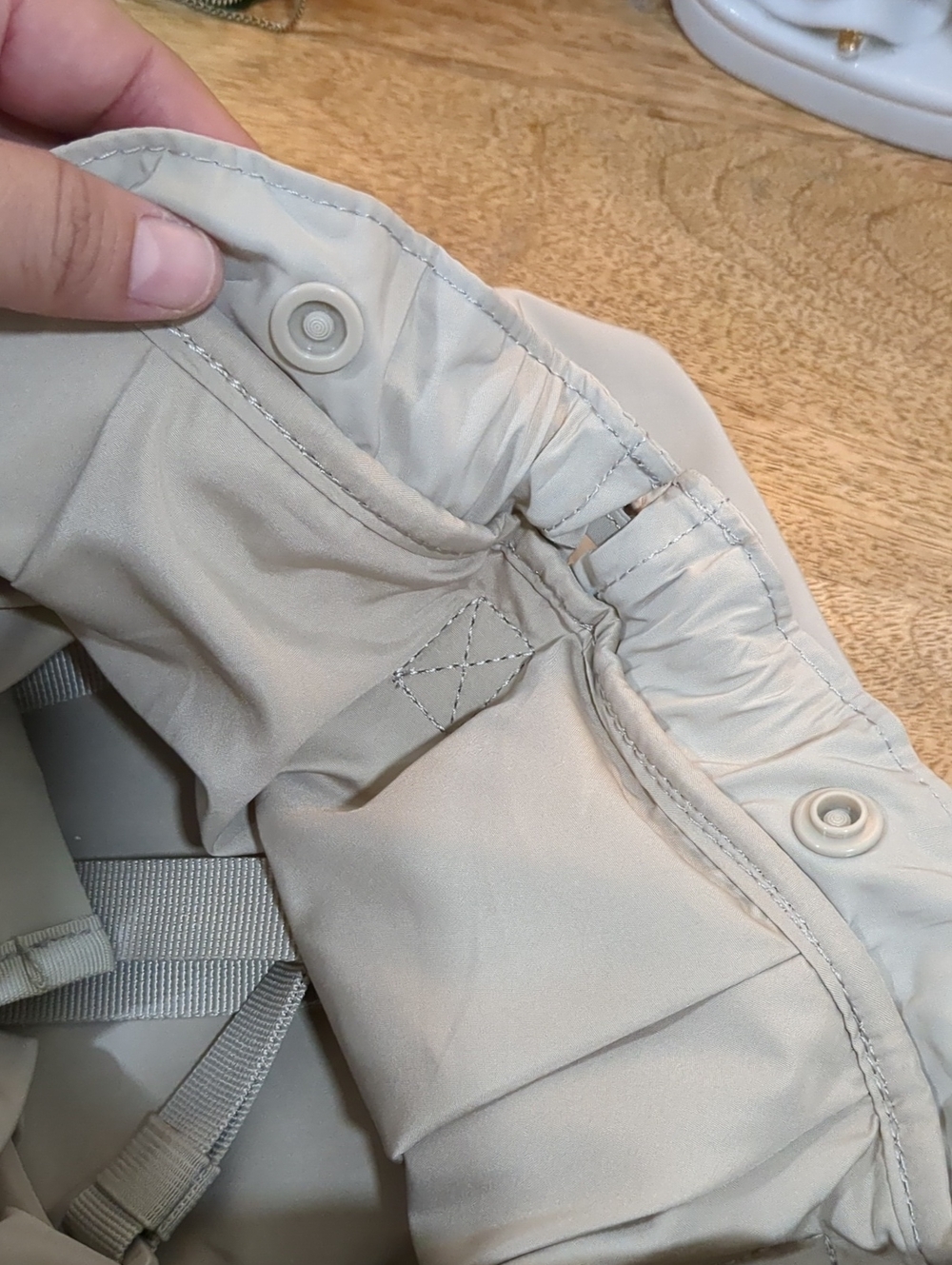 UNIQLO Drawstring Bag In Beige - Picture 12 of 16